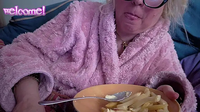 Martachatte - “​je ​te ​montre ​mes ​gros ​seins ​