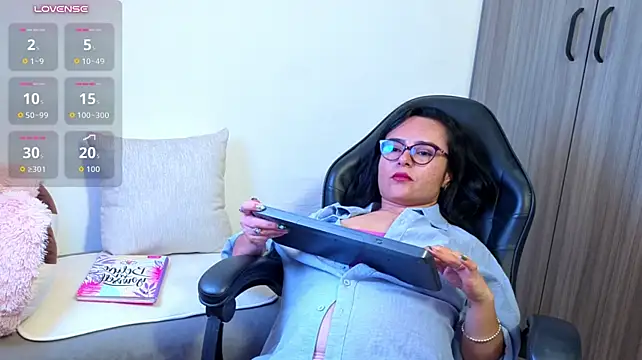 Tiara_R_ - Show my tigth asshole👀◾Spank My Ass👋