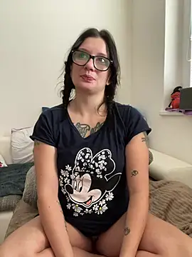 Marketatomas - Dělaní se dildem 2min.