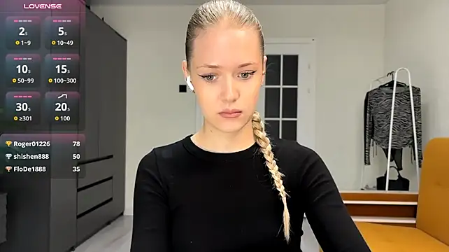 ZaidaSchwarten - Play my boobs