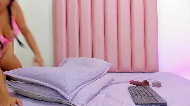 LauAllYours_ - two fingers in my pussy