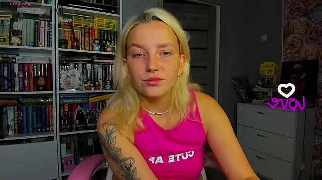 Julia_666 - make my naked ass red
