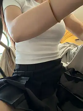 Linh_2004 - Make me cum squirt on the cofee shop