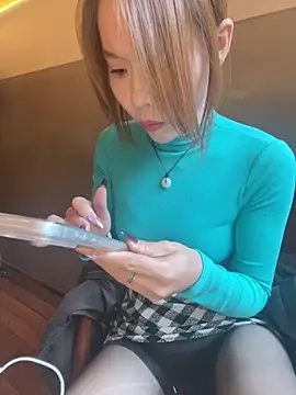 Luck6688 - 🐰户外黑丝包臀短裙漏一只乳房诱惑🫦