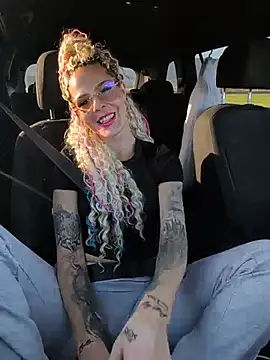 DirtyTechCouple- - Suck on Fingers like a bj😘