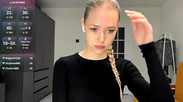 ZaidaSchwarten - Play my boobs