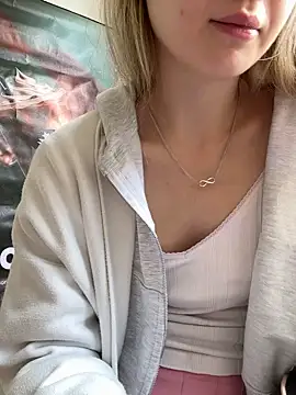 Pussyinpublic - 1 finger right now 🔥🤪PUBLIC LT 🎁