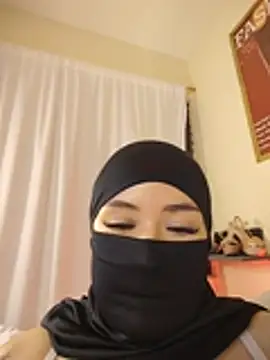 Baby_Doll_28 - I spit and hit my tits mm yes
