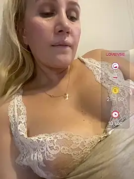 YourBlondee - Pussy want fun