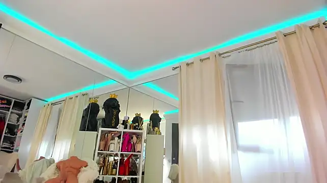 AstridVexxx - love your touches..hmmmm