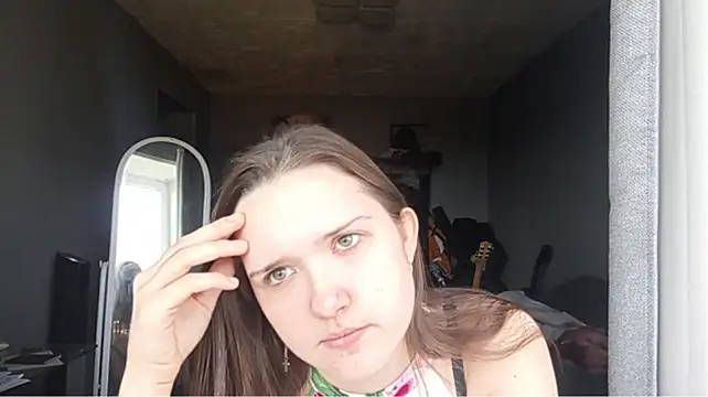 AlessandraToth - send a photo with a kiss in PM