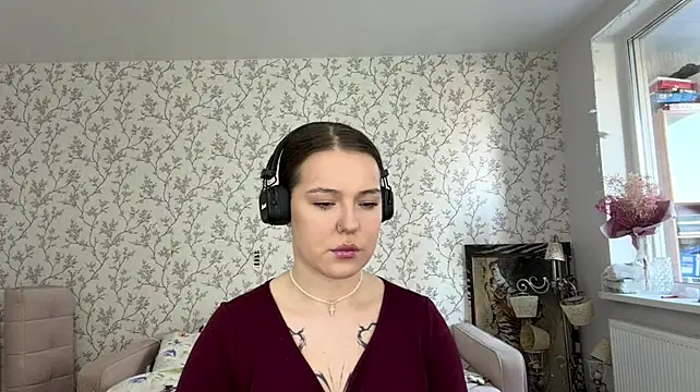 ElizbethPizza - air kisses for all
