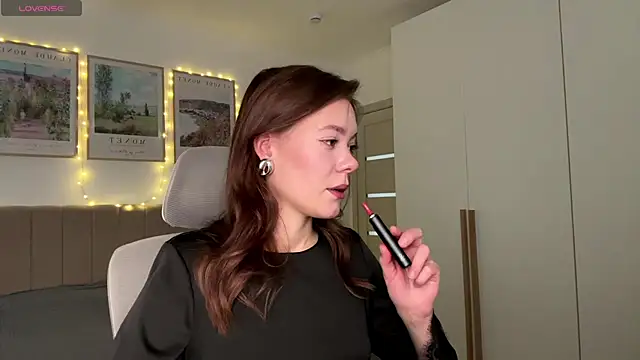 FellaLur - 🥰Lick lips and suck finger🥰