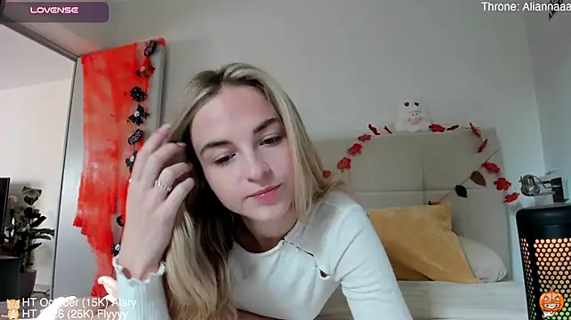 DreamAlianna - TOPLESS DANCE