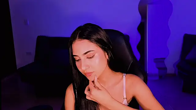 Amara_Beaumont - oil show (tits and ass)