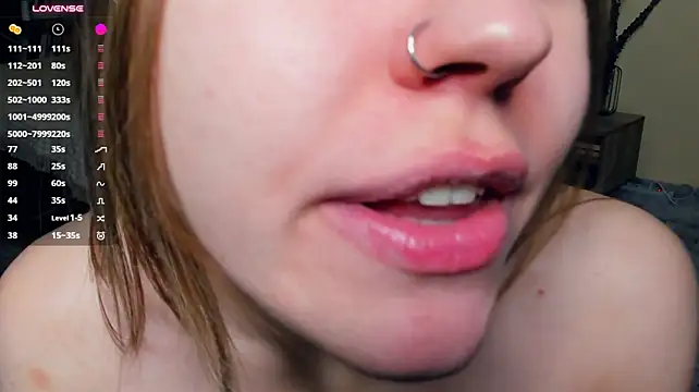 MaliaBourraine - pinch my nipples