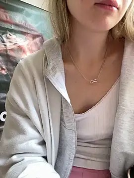 Pussyinpublic - 1 finger right now 🔥🤪PUBLIC LT 🎁