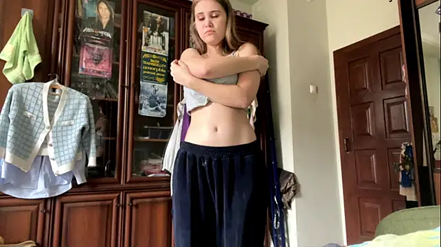 MileyRRoys - tease my bra