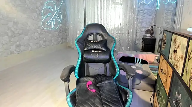 JessicaFamee