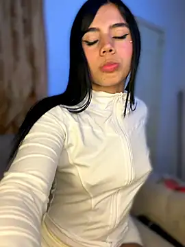 Laura-Khalifa