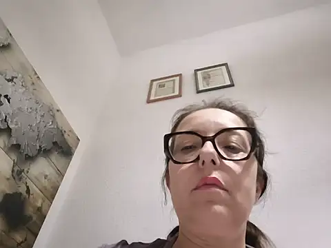 Miasexmilf - Succhio piedi e capezzoli