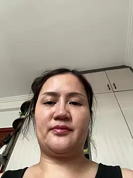 Amy1688 - 户外脱内裤M腿表演