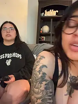 Miacanela_xo - All 3 show tits