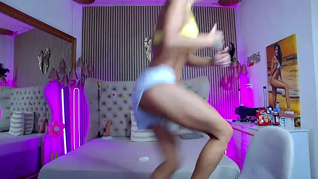 PlayfulShow - Squirt hard 💦