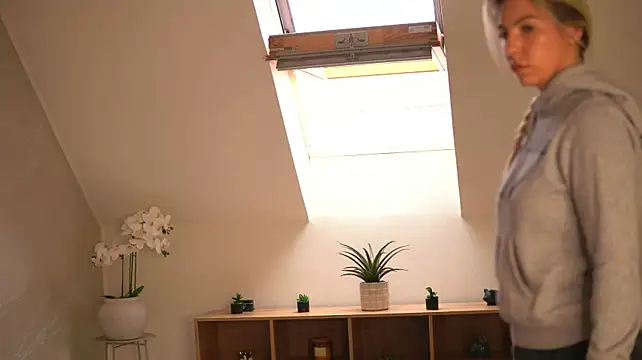 CassieMiles - twerk my ass in your face