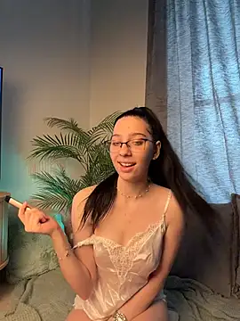 LuluPeach_ - Let s see that kitty