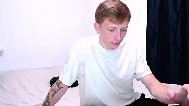 Juliaanddima - lick feet naked