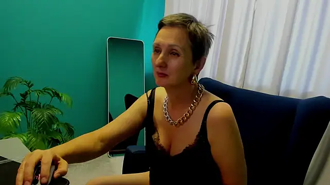 CaroLisa - Spank the butt