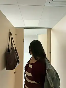 Maomao116 - 超级敏感，易喷体质，会一直喷水💦，后入肛门抽插1分钟