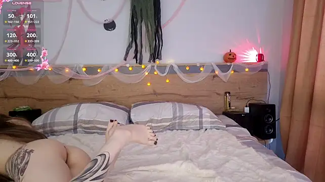 LynetHakes - Give my pussy some nice vibrations