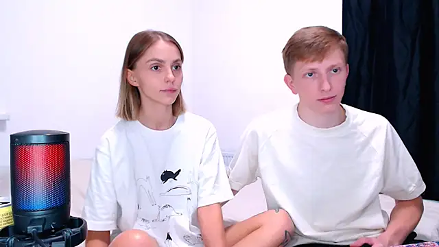 Juliaanddima - lick feet naked