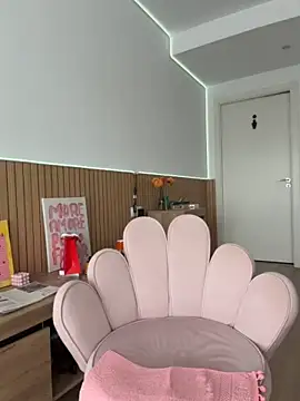 Streetdoll - pussy in doggy + video gift
