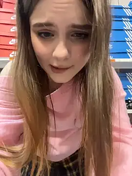 Lunabelle_ - a naughty doggy pose right here + slap