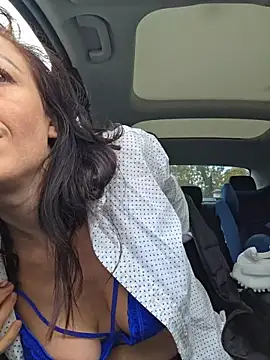 Risky_woman - IN PUBLIC PARK .NUDE SQUIRT Win whatspp