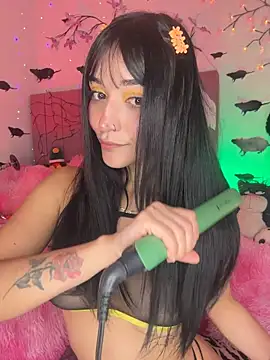 LindaWz_ - Move your panties aside🦇🍭