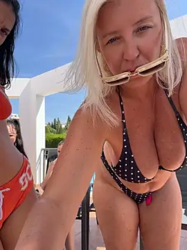 TUNDEROSE1 - boobs all 4