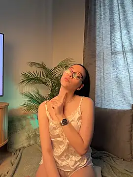 LuluPeach_ - Let s see that kitty
