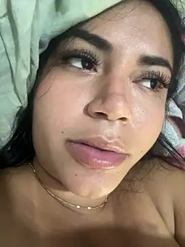 Cataleya2525 - Mostrar mis tetas desnudas