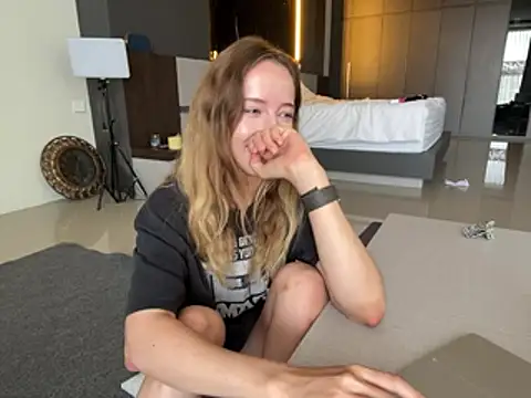 Nura_n_Sarah - NAKED DOGGY