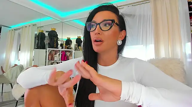 AstridVexxx - love your touches..hmmmm