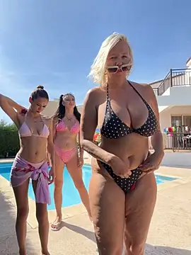 TUNDEROSE1 - boobs all 4