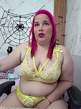 Kiara_scottt - strip dance + play pussy