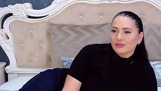 Lauren_Saint