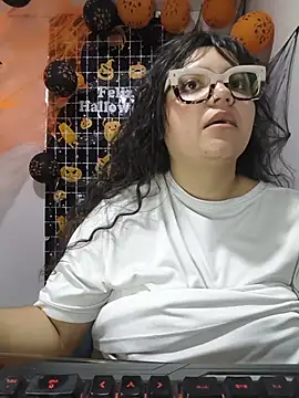 JuliSweet - spanking pussy
