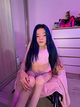 MiniSophiaa - Show nipples