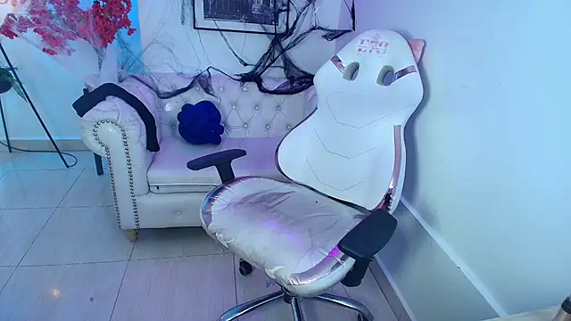 Pamela_martiinez - Spit clit + ride dildo